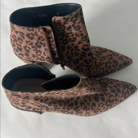 Stuart Weitzman Pure Pointed Toe Animal Leopard Print Thin Block Heel Booties 7 - Picture 8 of 10